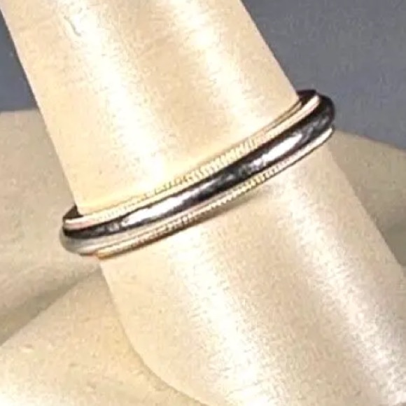 Authentic Tiffany & Co. Together Milgrain Wedding Band Ring Platinum/18k Gold - Picture 4 of 9